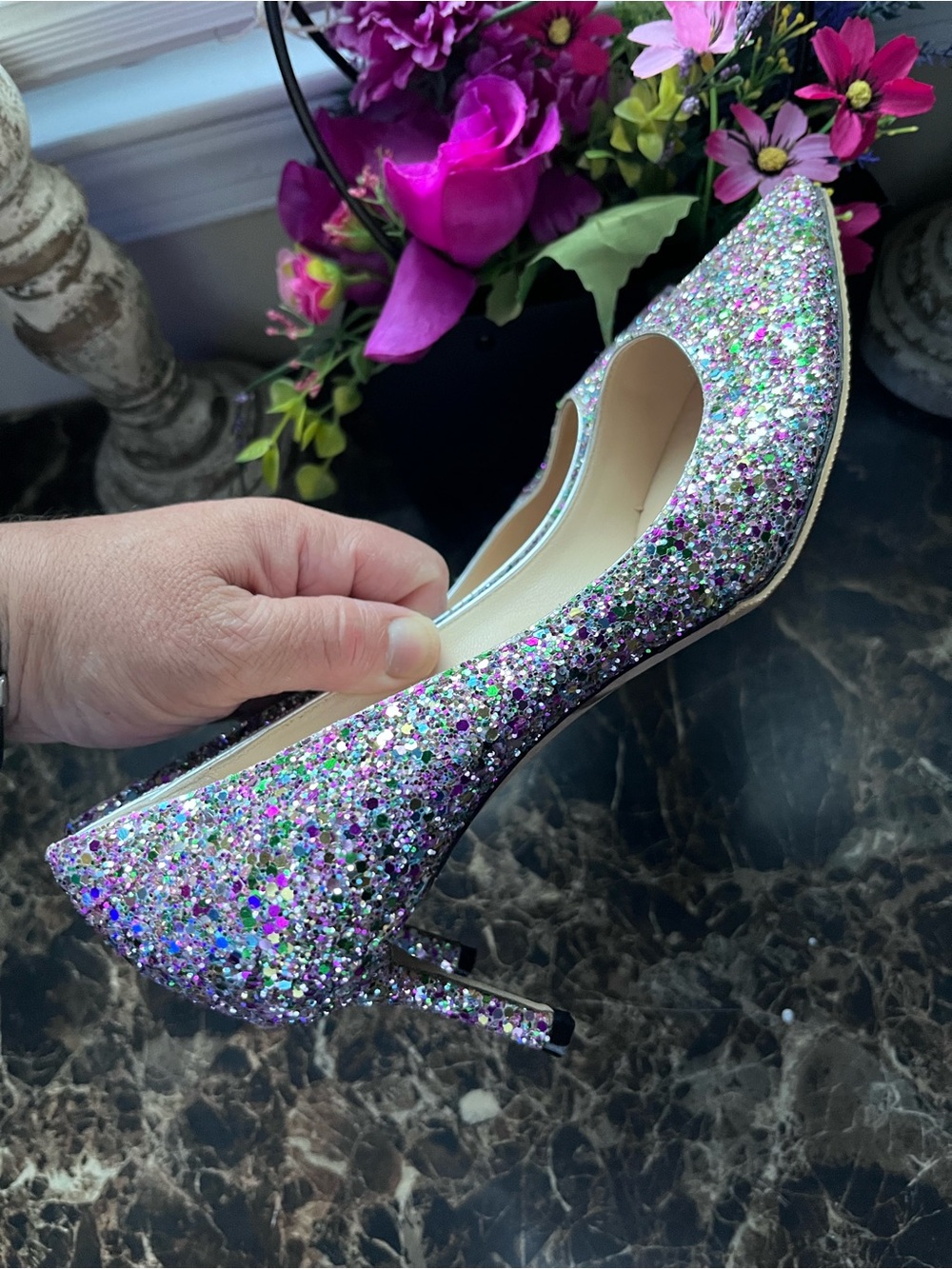 Jimmy Choo
Love 85
Fancy/Elegant
Princess
Heel/Pumps
Size 39 EU
9 USA for Women - Picture 8 of 15